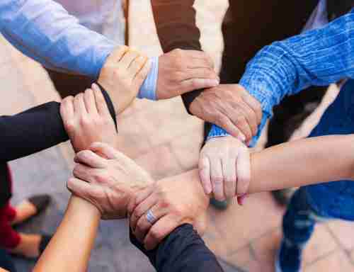 成为传奇国际的一份子