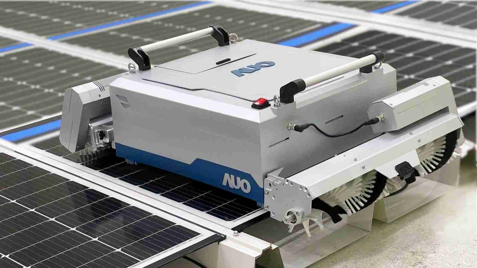 传奇国际致力EPC场域技术升级，，，导入清洁机器人搭配传感器与AI数据分析，，，，大幅减少维运成本